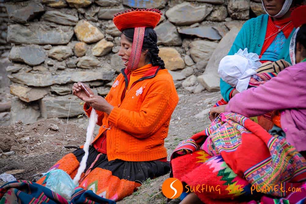 Quechua woman making clothes from wool