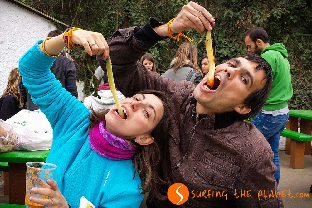 Eating calcots Eating calcots