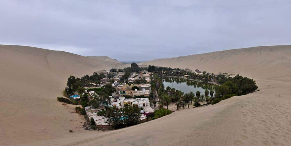 Oasis, El desierto de La Huacachina, Perú | Que visitar en Lima y alrededores Oasis, El desierto de La Huacachina, Perú | Que visitar en Lima y alrededores