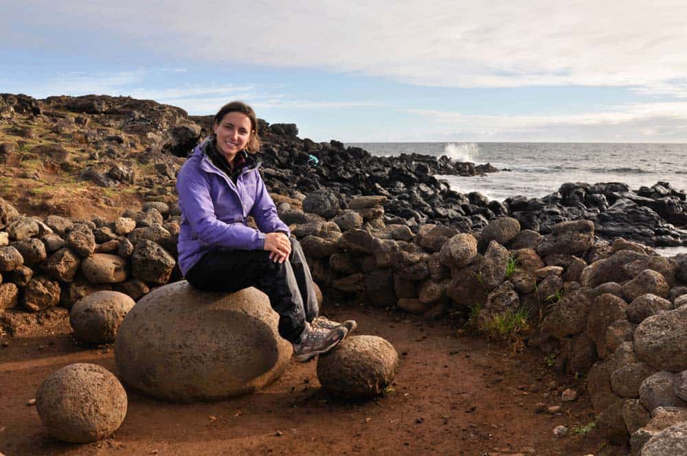 Piedra ombligo del mundo, isla de Pascua, Chile Piedra ombligo del mundo, isla de Pascua, Chile