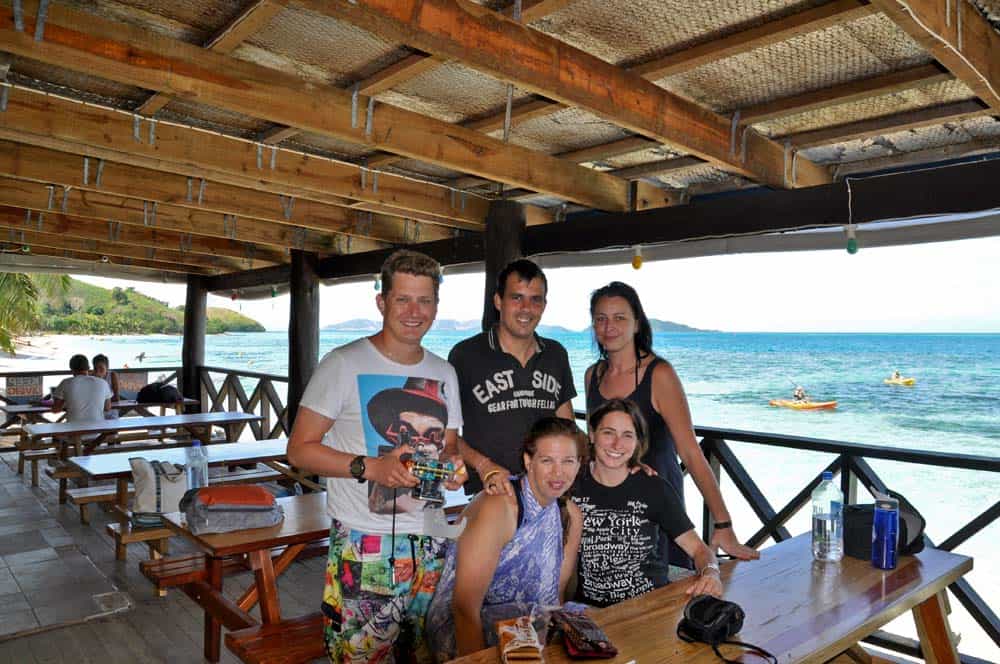 With friends Nuovi amici alle Fiji