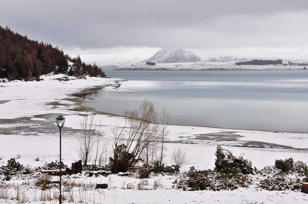 Lake Tekapo innevato e ghiacciato | Viaggio in Nuova Zelanda Lake Tekapo innevato e ghiacciato | Viaggio in Nuova Zelanda