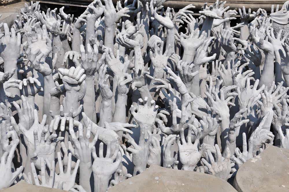 Manos en el white temple