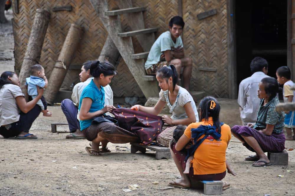 Vita nel villaggio di Huey Sen in Laos Vita nel villaggio di Huey Sen in Laos