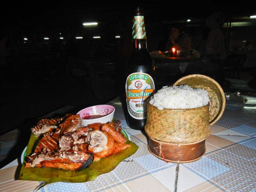 Cena di fine anno a Luang Nam Tha in Laos Cena di fine anno a Luang Nam Tha in Laos