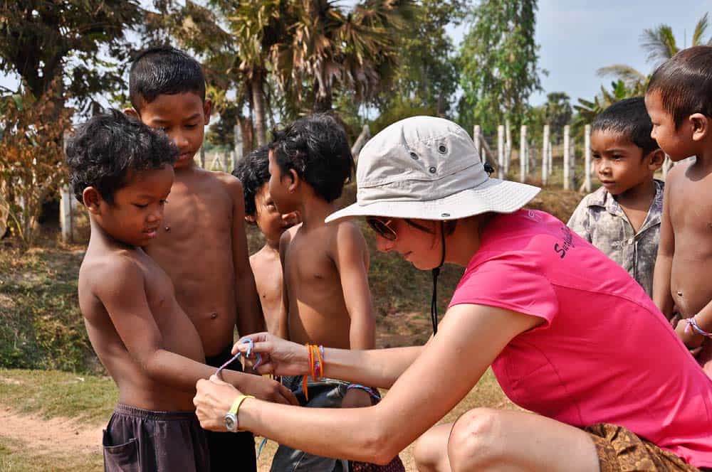 Niños en la campaña, cerca de Roluos, Camboya Niños en la campaña, cerca de Roluos, Camboya