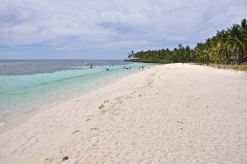 Playa virgen, Camotes, Filipinas Playa virgen, Camotes, Filipinas