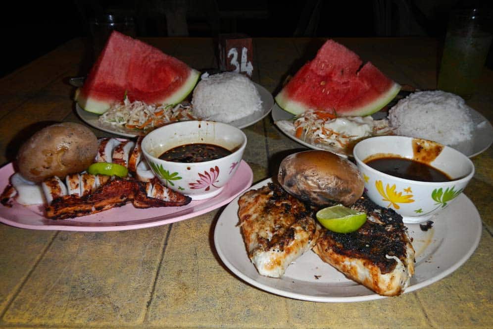 Barbacoa, Islas de Perhentian, Malasia Barbacoa, Islas de Perhentian, Malasia