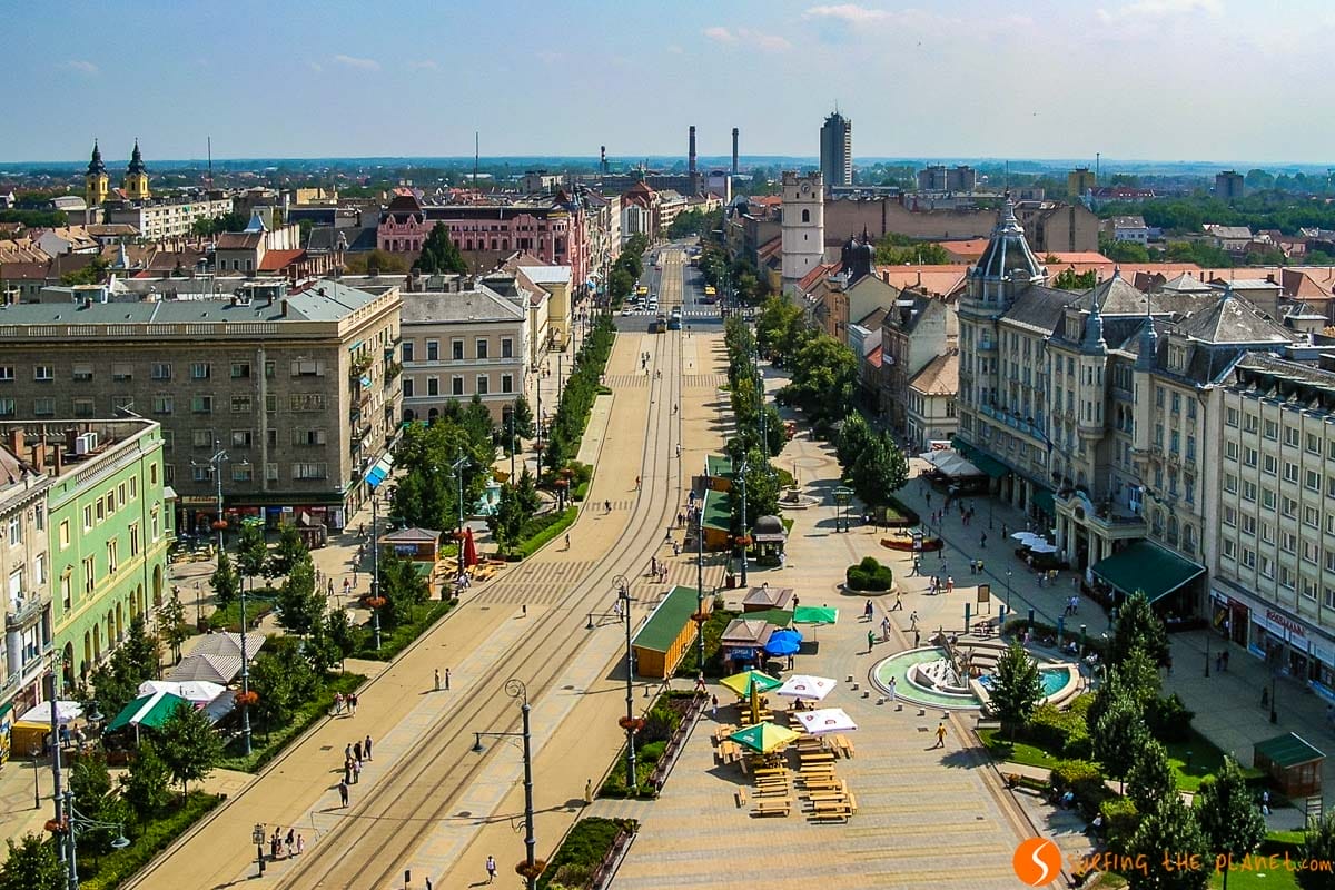 Vistas del centro desde la torre de la Iglesia Grande, Debrecen, Hungría | Qué ver en Debrecen Vistas del centro desde la torre de la Iglesia Grande, Debrecen, Hungría | Qué ver en Debrecen