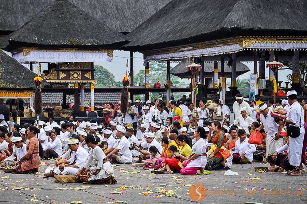 Ofrendas fiesta de la luna Bali Indonesia | Las mejores fiestas de Bali Ofrendas fiesta de la luna Bali Indonesia | Las mejores fiestas de Bali