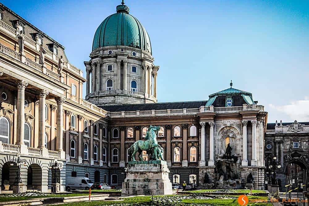Entrada Palacio Real, Budapest, Hungría | Que ver en Budapest en 1 día Entrada Palacio Real, Budapest, Hungría | Que ver en Budapest en 1 día