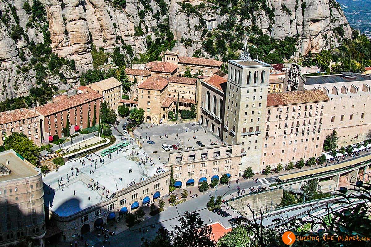 Monasterio de Montserrat desde Sant Joan, Cataluña | Que hacer en Barcelona en 2 días Monasterio de Montserrat desde Sant Joan, Cataluña | Que hacer en Barcelona en 2 días
