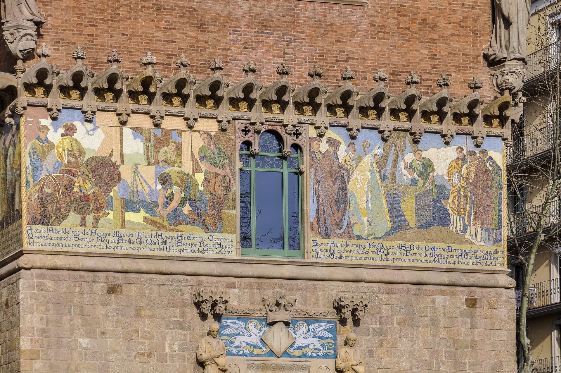 Mosaico exterior Hospital San Pau |lugares que ver en Barcelona Mosaico exterior Hospital San Pau |lugares que ver en Barcelona