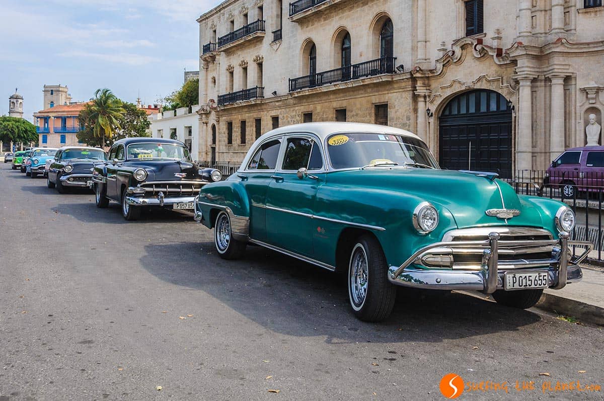Coche antiguo en la Habana vieja. Que ver en La Habana. Coche antiguo en la Habana vieja. Que ver en La Habana.