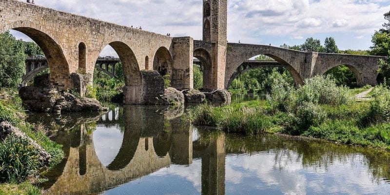 Que ver en Besalú | Puente medieval, Besalú, Cataluña