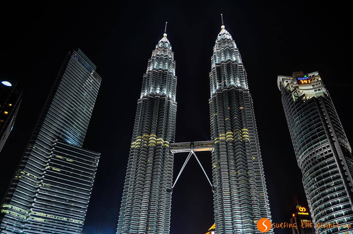 Las Torres Petronas iluminadas, Kuala Lumpur, Malasia Las Torres Petronas iluminadas, Kuala Lumpur, Malasia