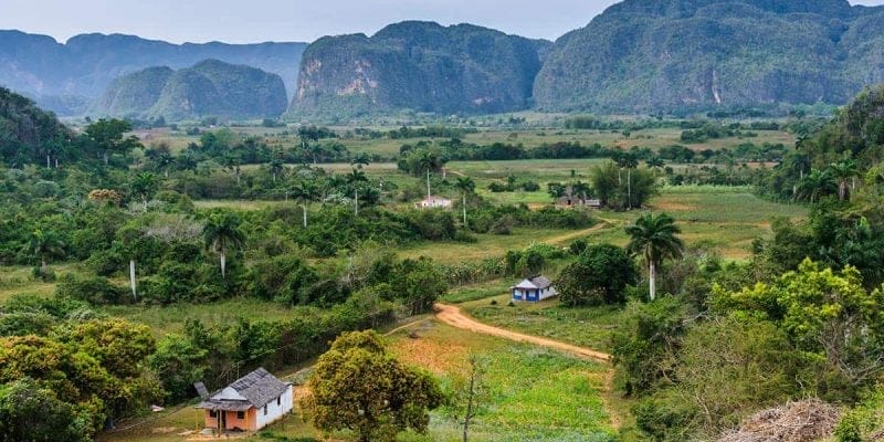 Paisaje con casas Valle de Viñales, Cuba | Que ver en Viñales