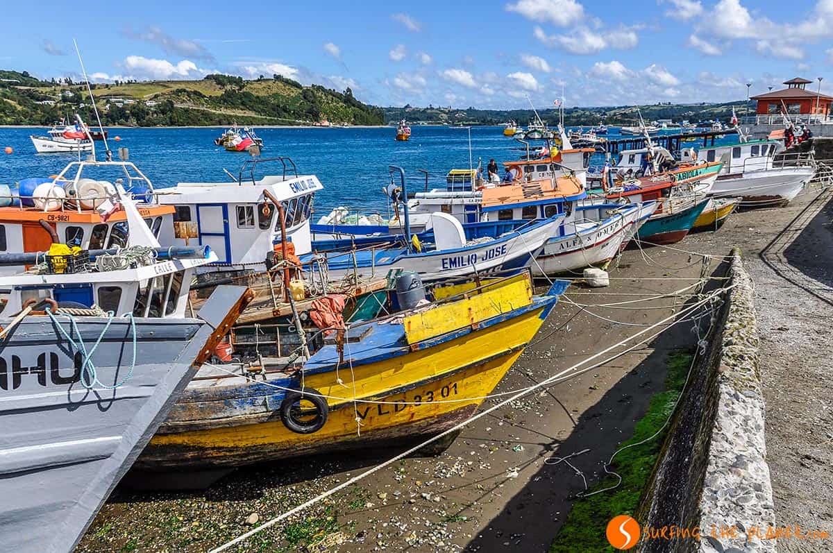 Barcos de colores, Isla de Chiloé, Chile | Qué ver en Chile