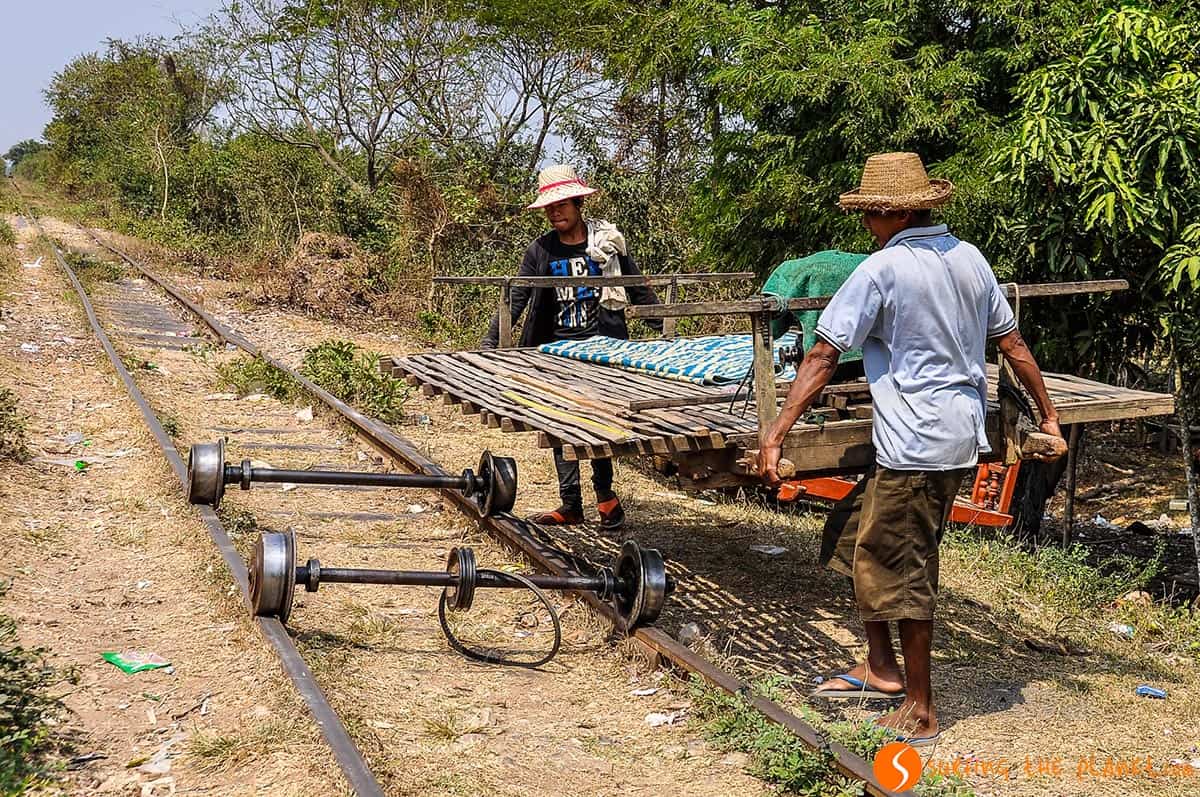 Tren de bambu, Battambang, Camboya Tren de bambu, Battambang, Camboya