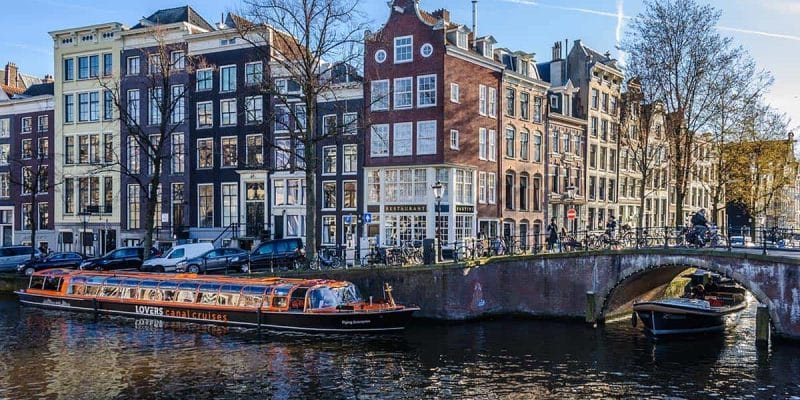 Que ver en Amsterdam | Paseo en barco, Canales, Amsterdam