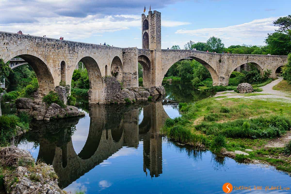 Reflejo del puente, Besalú, Cataluña | Viajar a La Garrotxa Reflejo del puente, Besalú, Cataluña | Viajar a La Garrotxa