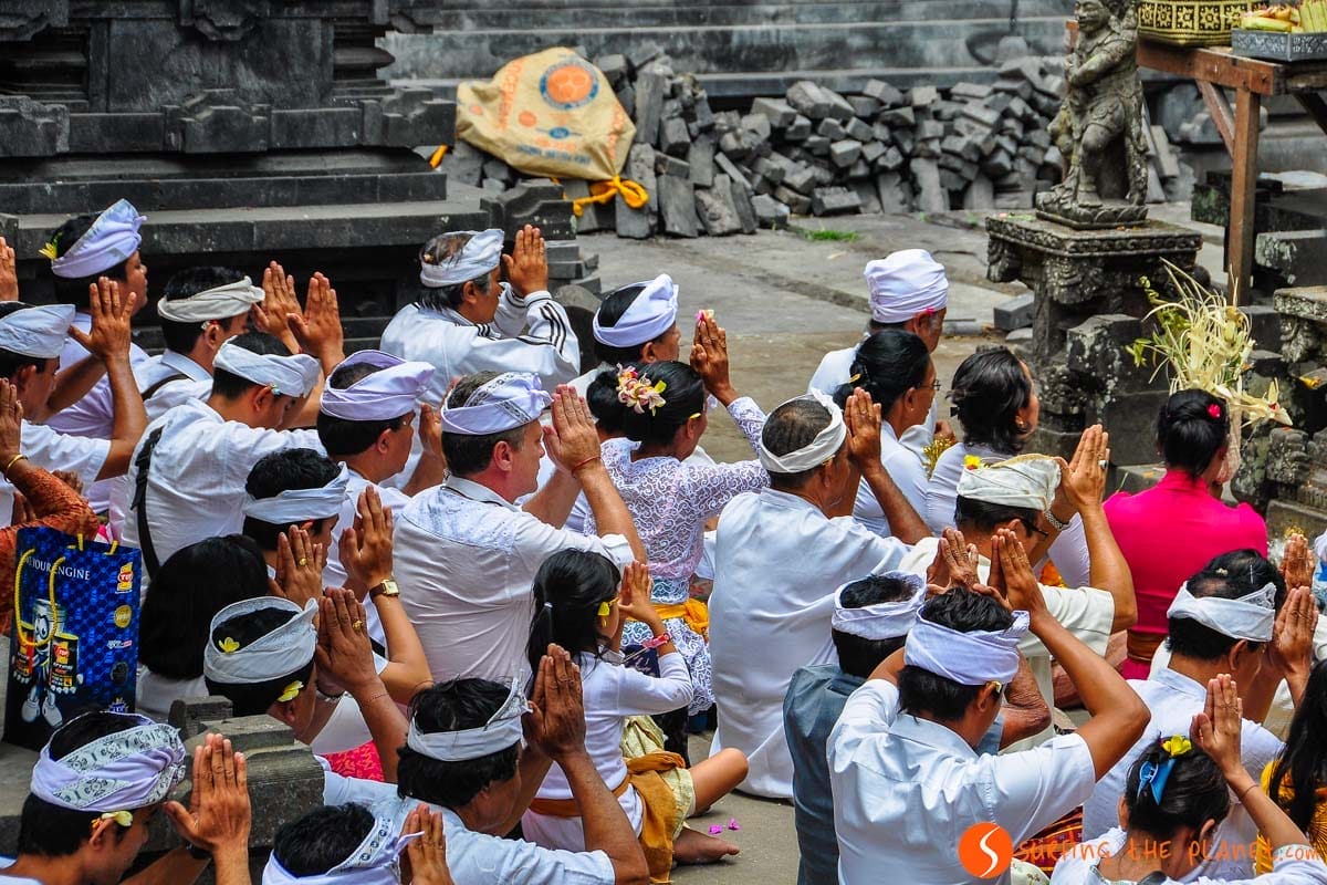 Ceremonía, Templo Besakih, Bali | Que hacer en Bali en 7 días Ceremonía, Templo Besakih, Bali | Que hacer en Bali en 7 días