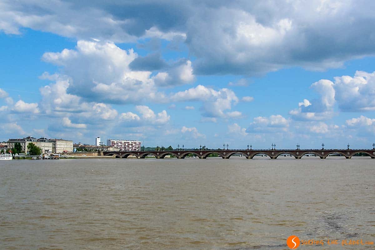 Modern Chaban-Delmas Bridge, Bordeaux, France | Things to in Bordeaux and its surroundings Modern Chaban-Delmas Bridge, Bordeaux, France | Things to in Bordeaux and its surroundings