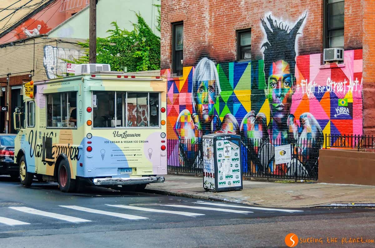 Graffiti en Avenida Bedford, Williamsburg, Nueva York | Que ver en Nueva York en 7 días Graffiti en Avenida Bedford, Williamsburg, Nueva York | Que ver en Nueva York en 7 días