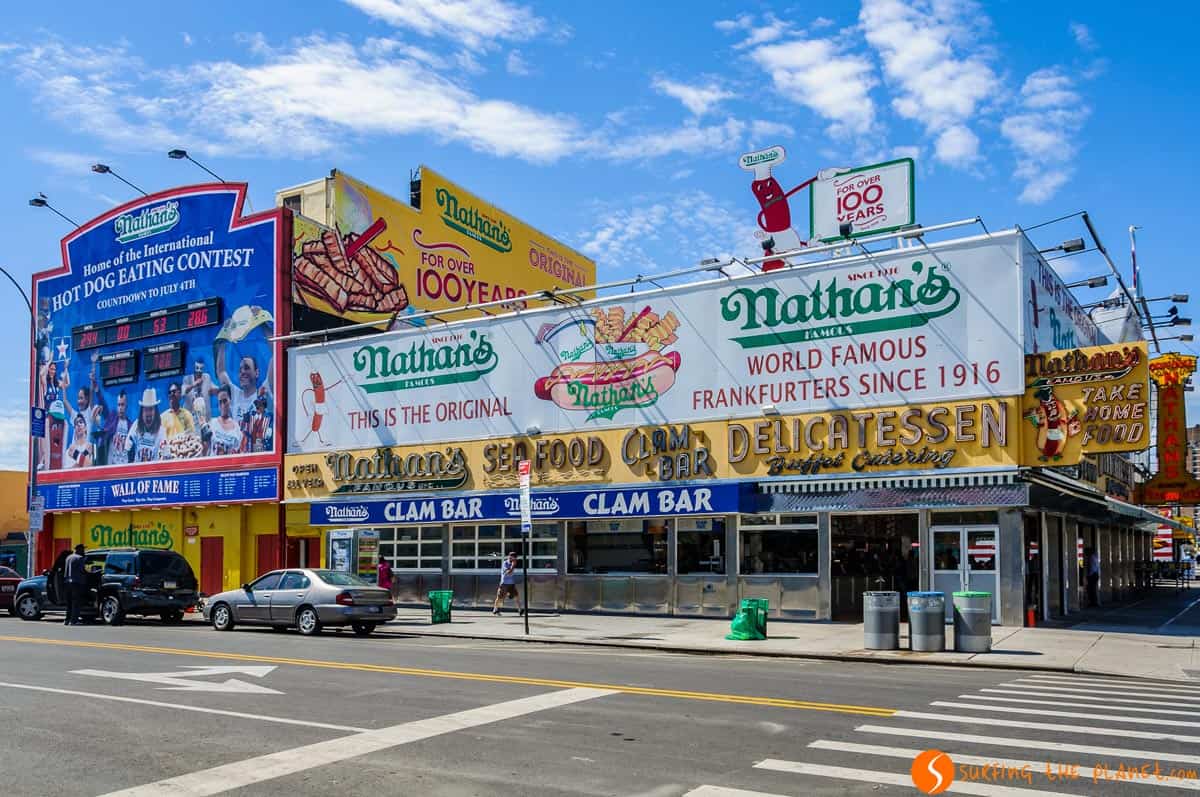 Nathan's en Coney Island, Brooklyn, Nueva York | Que ver en Brooklyn Nathan's en Coney Island, Brooklyn, Nueva York | Que ver en Brooklyn