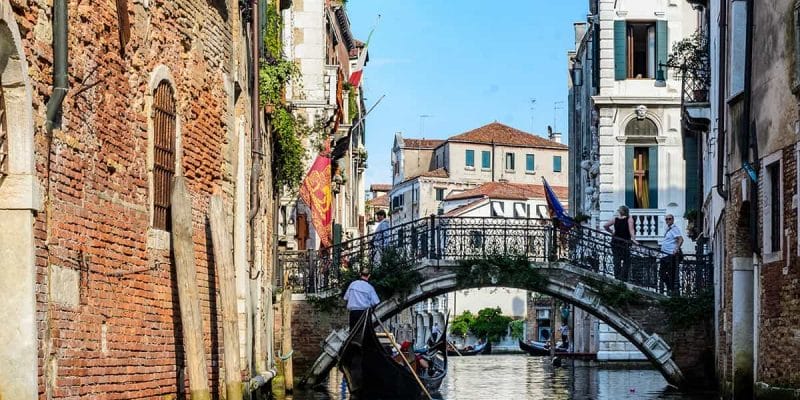 Que ver en Venecia en 3 días | Gondola en los canales, Venecia, Italia