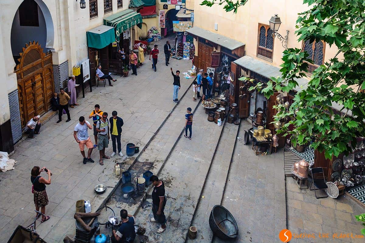 Piazza Seffarine, Fès, Marocco | Cosa vedere a Fès in 3 giorni Piazza Seffarine, Fès, Marocco | Cosa vedere a Fès in 3 giorni