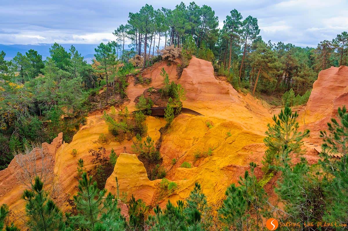 Formación ocre, Roussillon, Francia Formazione ocra, Roussillon, Francia