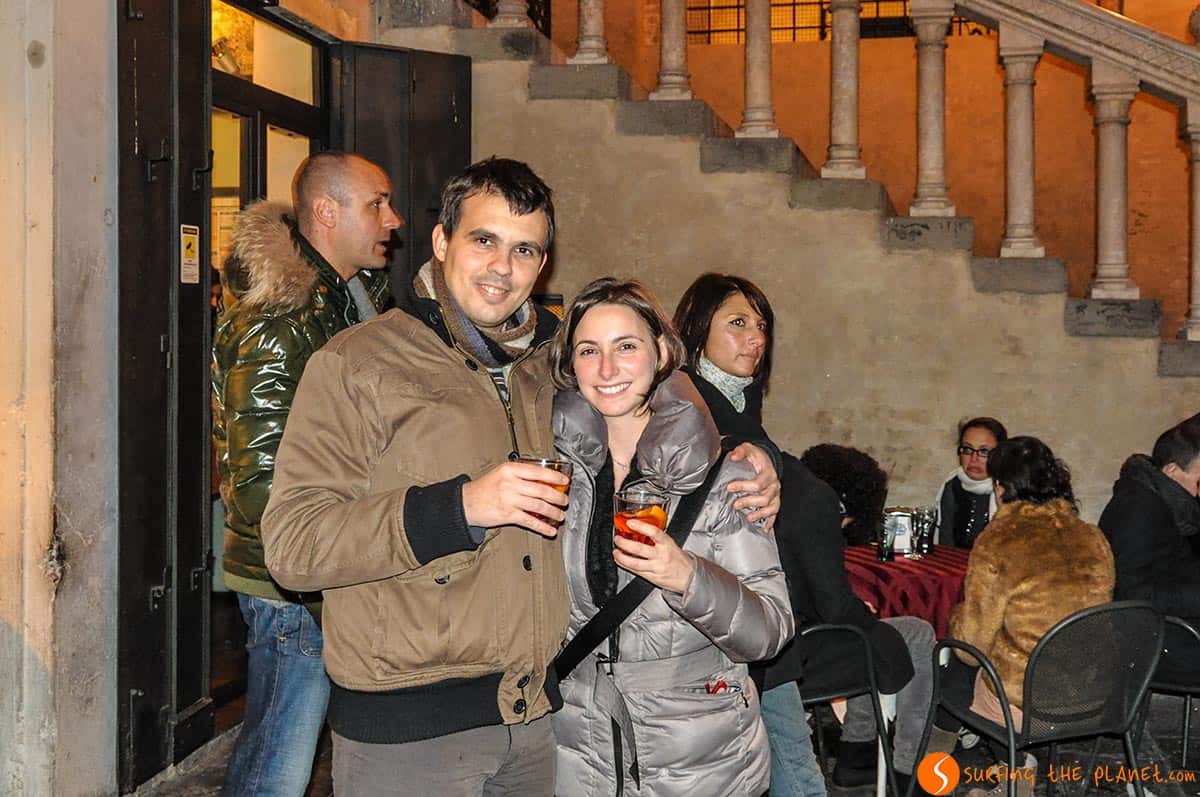 Spritz a Padova, Piazza delle Erbe, Italia | Cosa vedere a Padova in un giorno Spritz a Padova, Piazza delle Erbe, Italia | Cosa vedere a Padova in un giorno