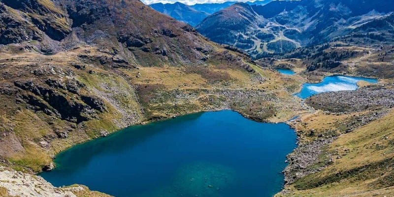 Vista de los Lagos Tristaina, Andorra