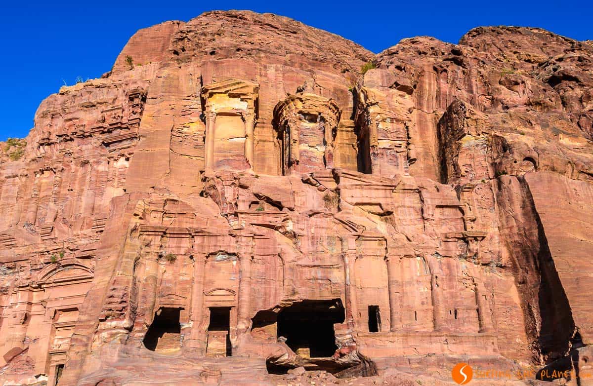 Tumbas Reales, Petra, Jordania | Que visitar en Petra en 1 día Tumbas Reales, Petra, Jordania | Que visitar en Petra en 1 día