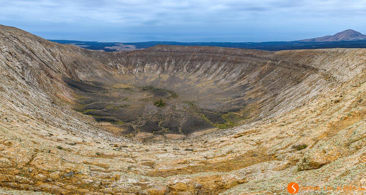 Crater de Caldera Blanca, Lanzarote, Islas Canarias, España Crater de Caldera Blanca, Lanzarote, Islas Canarias, España