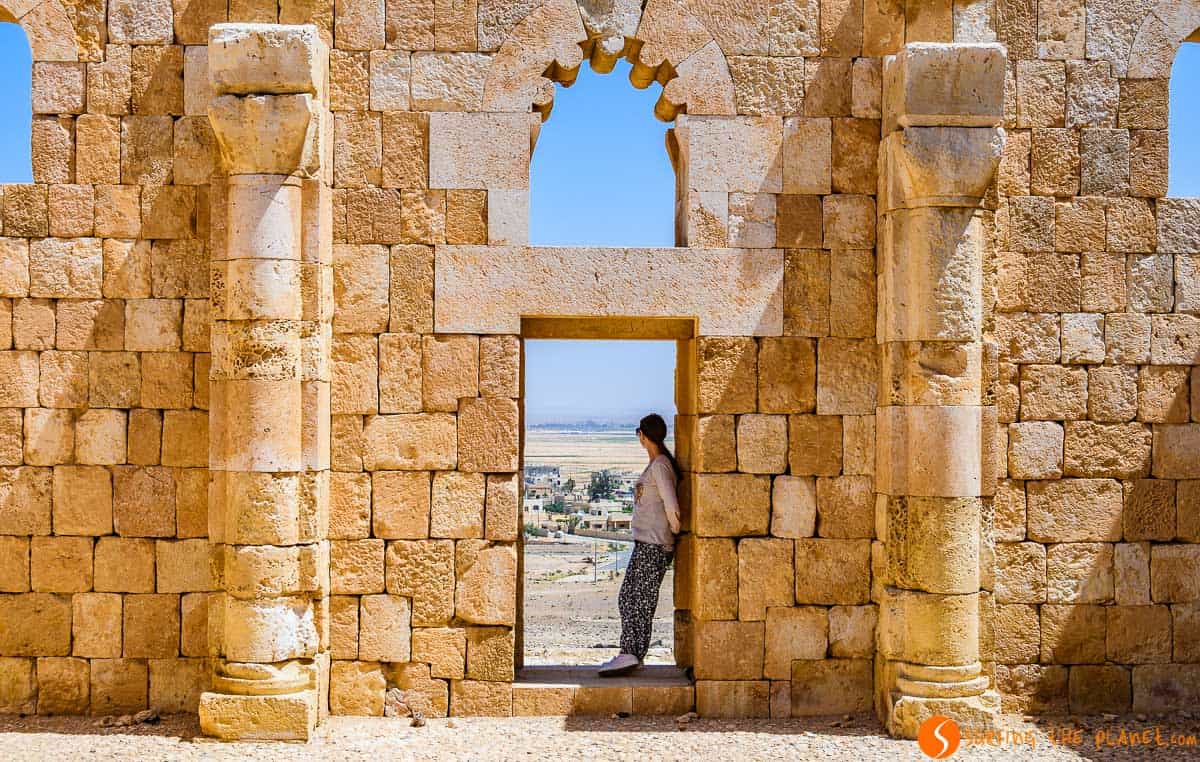 Puerta, Qasr Al-Hallbat, Jordania | Que visitar en Jordania Puerta, Qasr Al-Hallbat, Jordania | Que visitar en Jordania