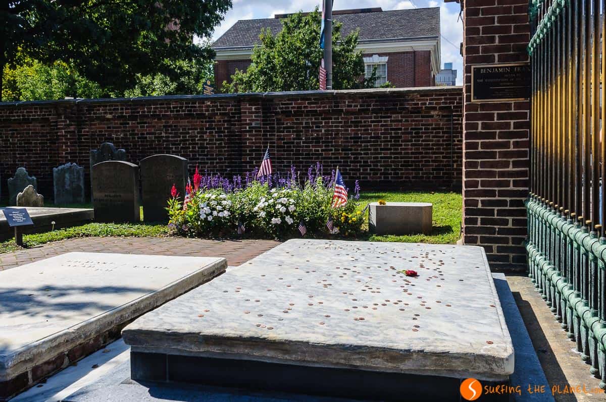 Tumba de Benjamin Franklin, Filadelfia, Estados Unidos Tumba de Benjamin Franklin, Filadelfia, Estados Unidos | Que visitar en Filadelfia