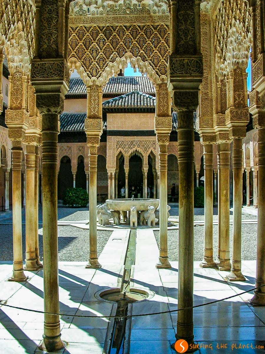 Patio de Leones, La Alhambra, Granada, Andalucía | Cómo visitar la Alhambra Patio de Leones, La Alhambra, Granada, Andalucía | Cómo visitar la Alhambra