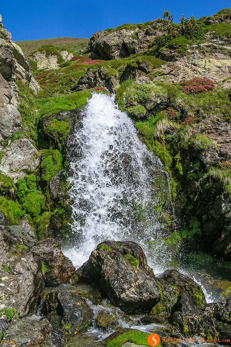 Salto de agua, Vall de Núria, Cataluña, España | Qué ver y hacer en Vall de Núria Salto de agua, Vall de Núria, Cataluña, España | Qué ver y hacer en Vall de Núria