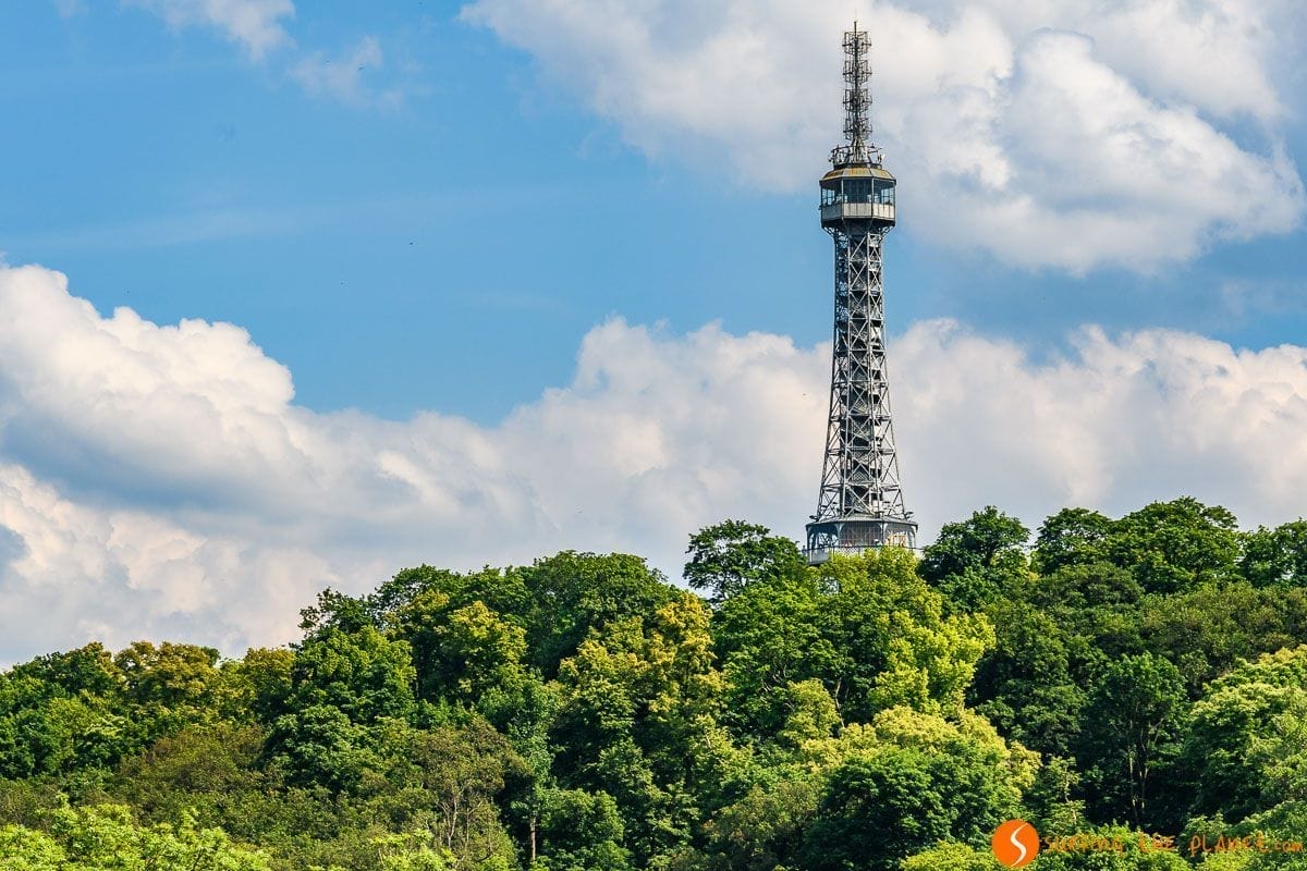 Torre de Petrín, Praga, República Checa | Qué visitar y hacer en Praga en 4 días Torre de Petrín, Praga, República Checa | Qué visitar y hacer en Praga en 4 días