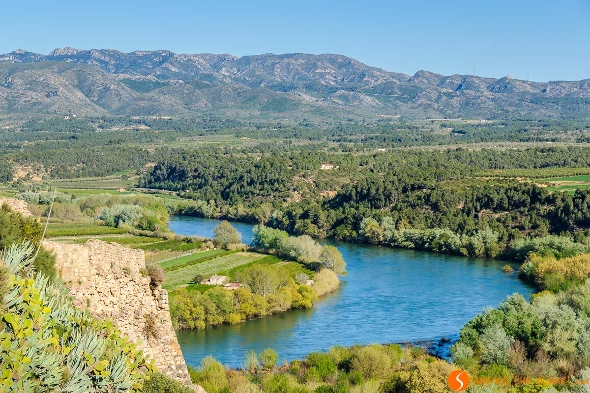 Vistas del Ebro desde el Castillo de Miravet, Tarragona, Cataluña | Pueblos de Cataluña con encanto Vistas del Ebro desde el Castillo de Miravet, Tarragona, Cataluña | Pueblos de Cataluña con encanto