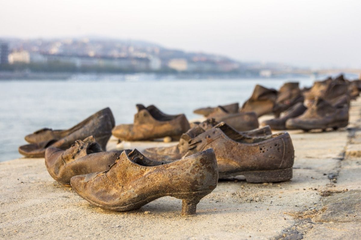 Scarpe degli ebrei sul Danubio, Budapest, Ungheria | Cosa fare a Budapest in 4 giorni Scarpe degli ebrei sul Danubio, Budapest, Ungheria | Cosa fare a Budapest in 4 giorni