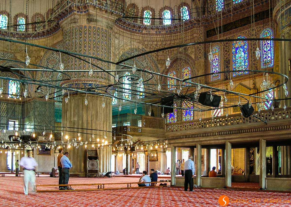 Interior de la Mezquita Azul, Estambul, Turquía | Qué hacer en Estambul en 4 días Interior de la Mezquita Azul, Estambul, Turquía | Qué hacer en Estambul en 4 días