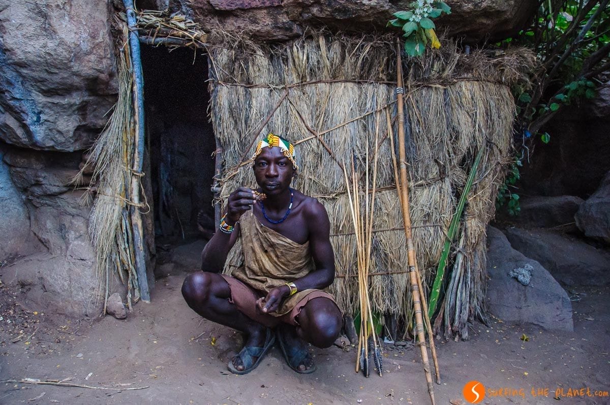 Casa tribu bosquimanos Hadza, Lago Eyasi Casa tribu bosquimanos Hadza, Lago Eyasi