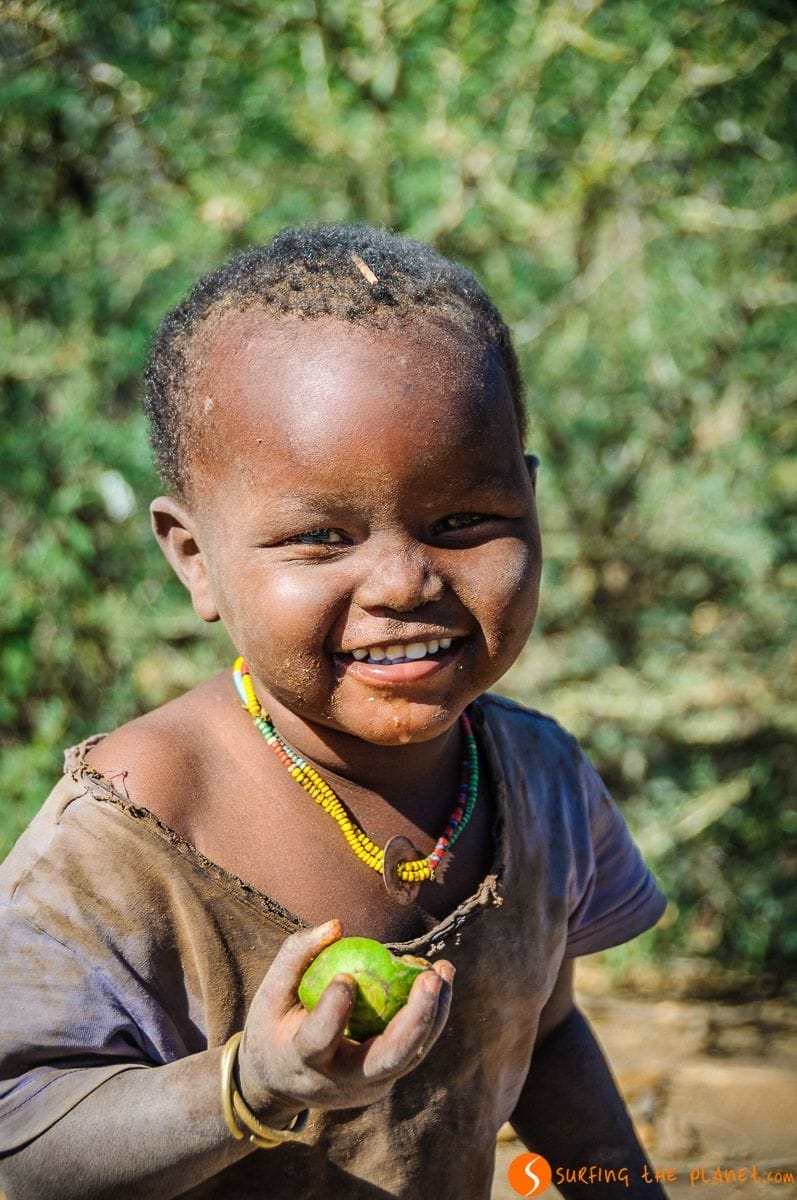 Niño tribu Datoga, Lago Eyasi, Tanzania Niño tribu Datoga, Lago Eyasi, Tanzania