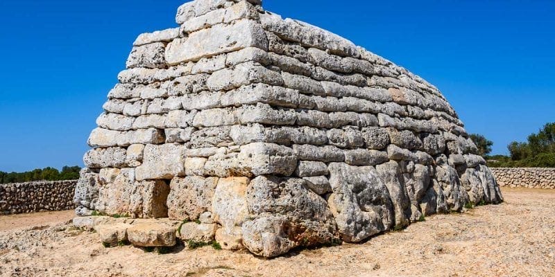 Ruta por la Cultura Talayótica en Menorca | Naveta des Tudons, Menorca, España