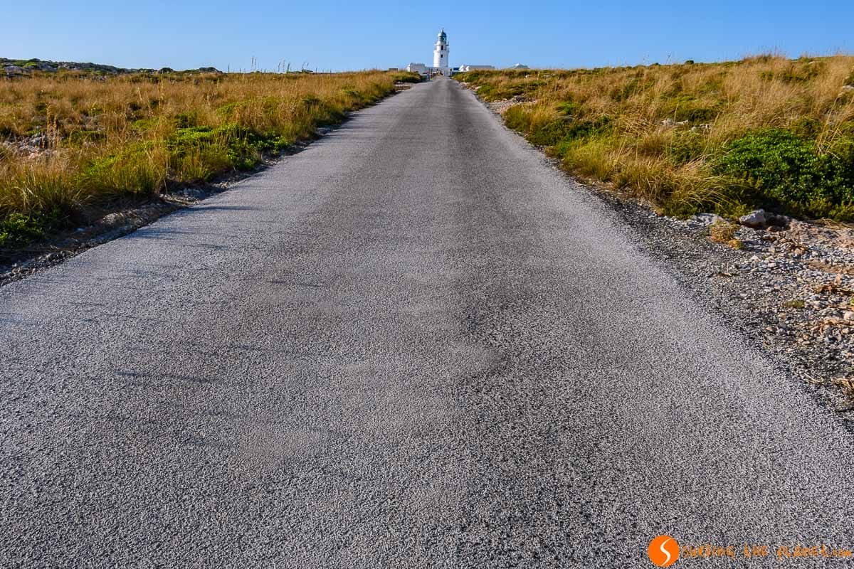 Camino para el Faro del Cap de Cavalleria, Menorca, España | Faros de Menorca y su entorno
