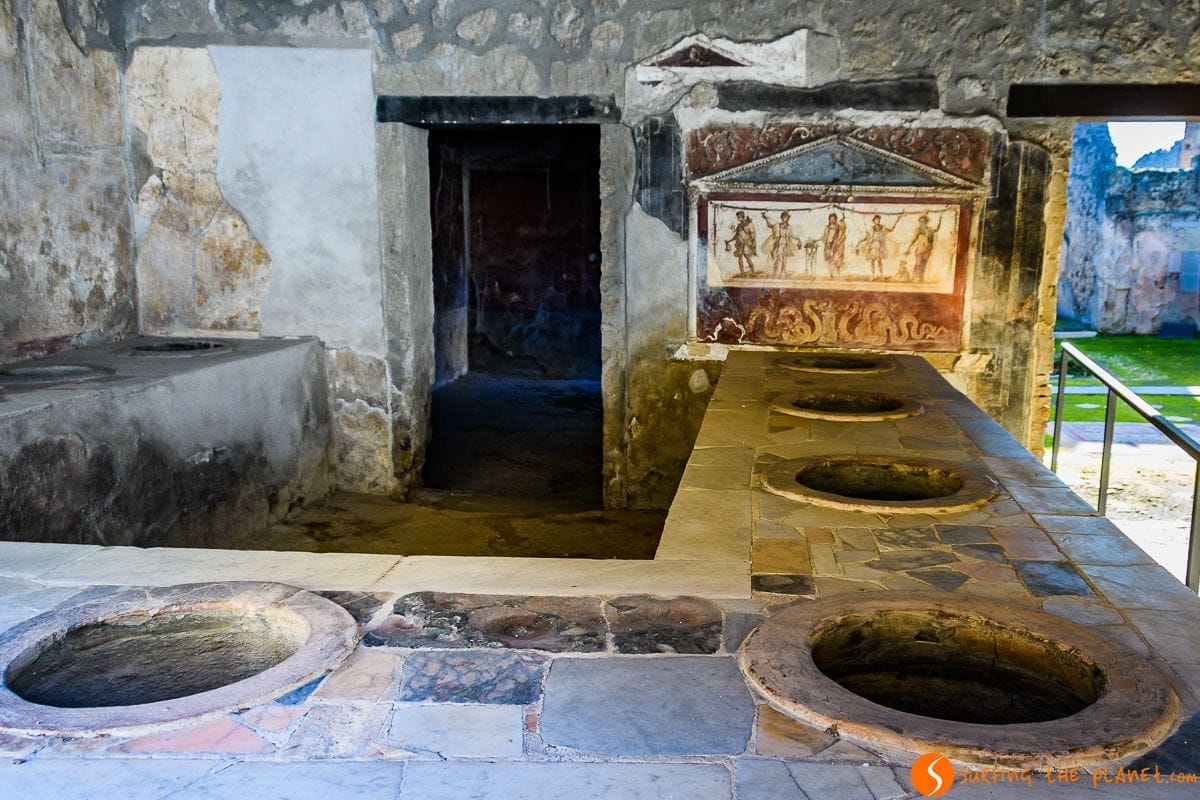 Termopolio del Larario, Pompeya, Italia | Qué hacer en Pompeya Termopolio del Larario, Pompeya, Italia | Qué hacer en Pompeya