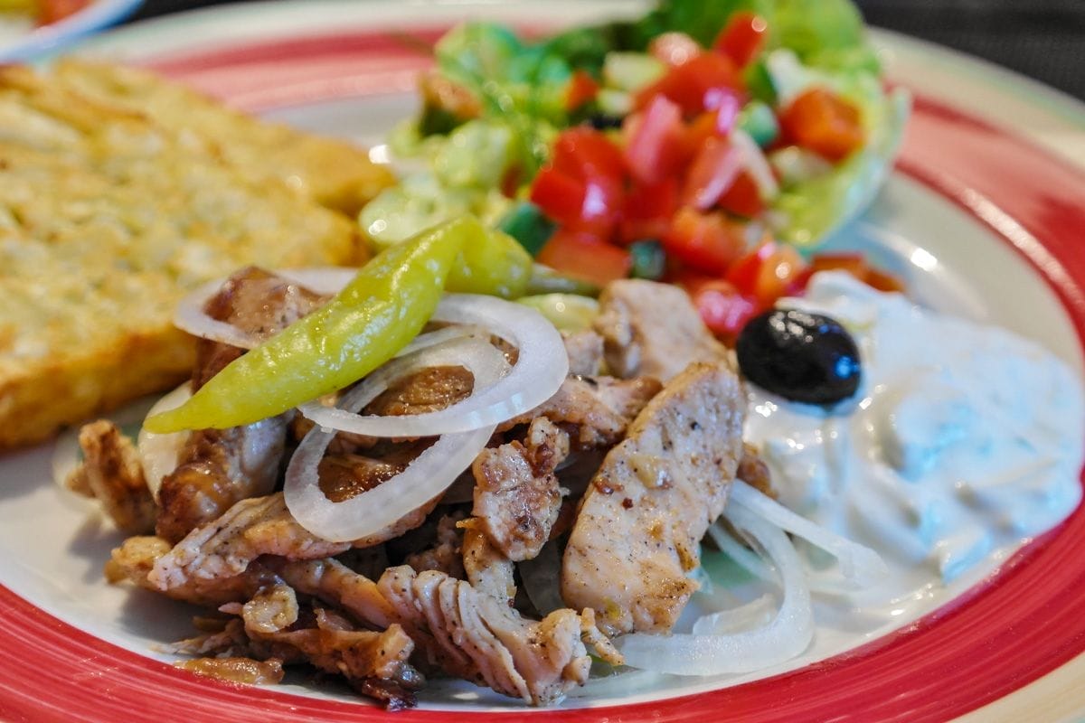 Gyros, Gastronomía griega, Atenas, Grecia | Qué comer en Atenas Gyros, Gastronomía griega, Atenas, Grecia | Qué comer en Atenas